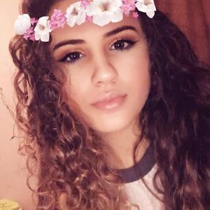 Meet your Posher, Leona